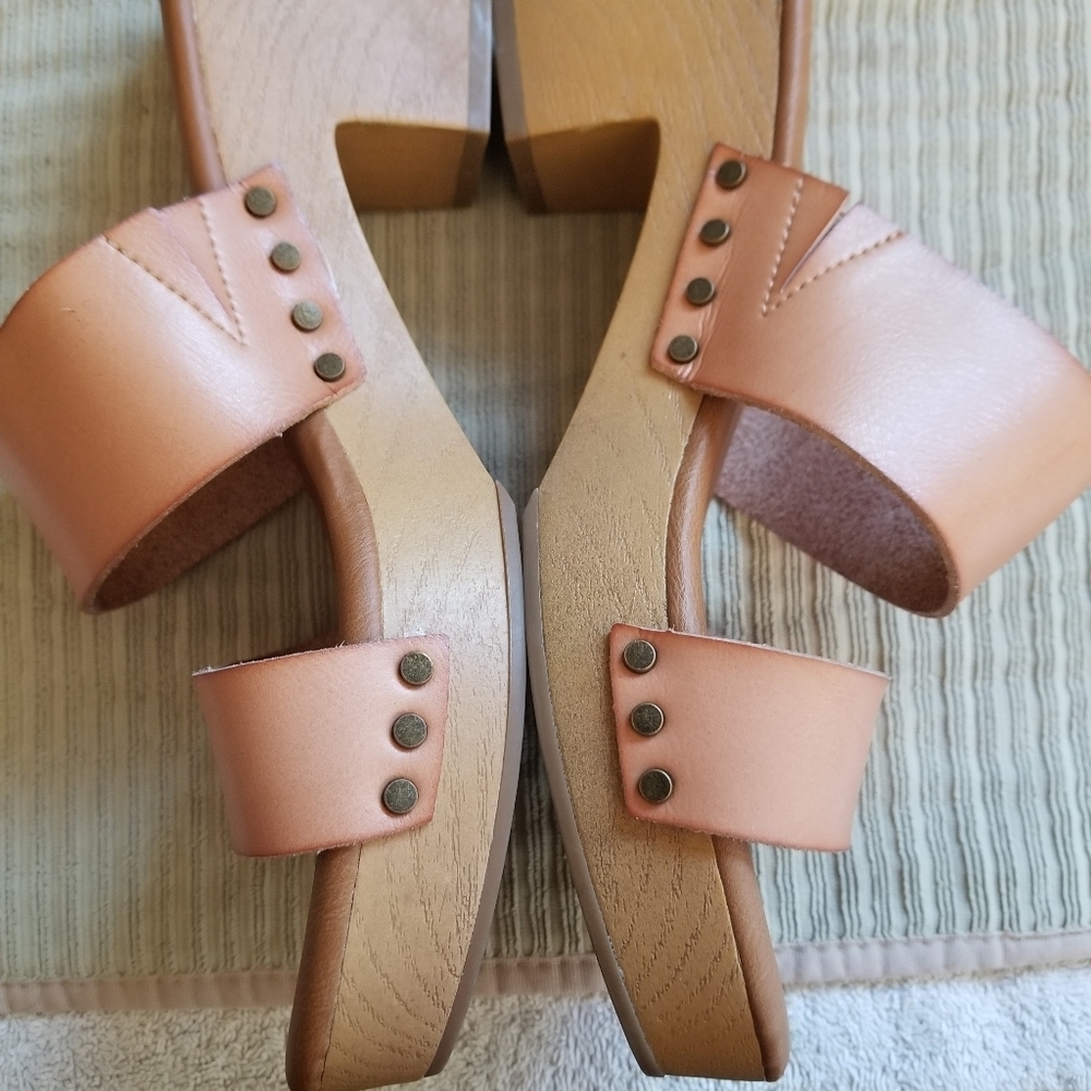 Universal Thread Shoes - Picture 8 of 8